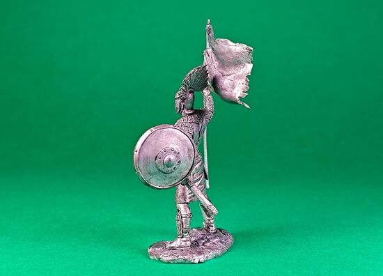 Moroni Raises the Title of Liberty