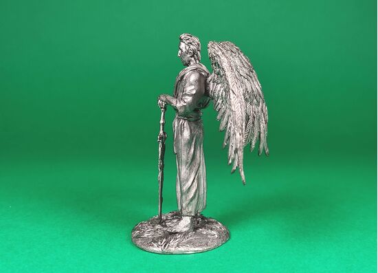 Cherub guards the Garden of Eden